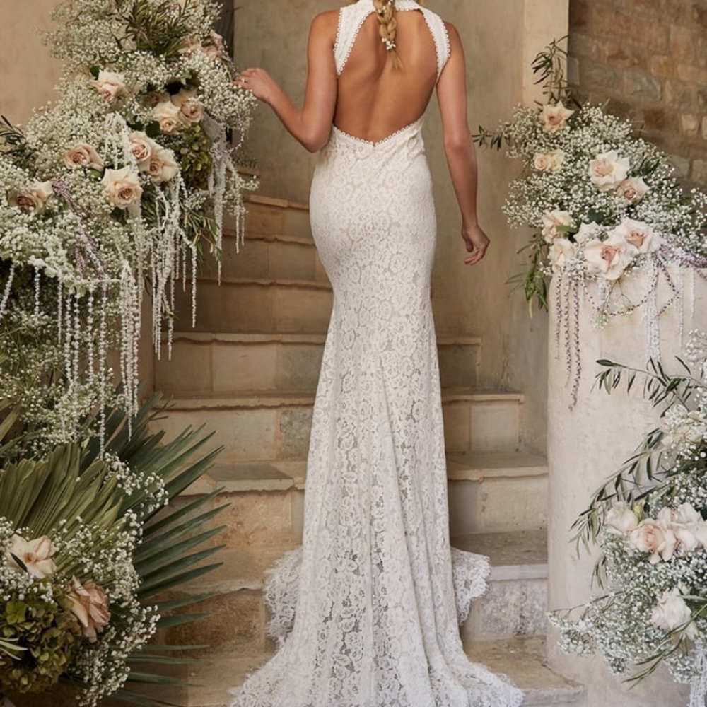 Lulus’s Love Everlasting White Floral Lace Mermaid Maxi Wedding dress neverworn